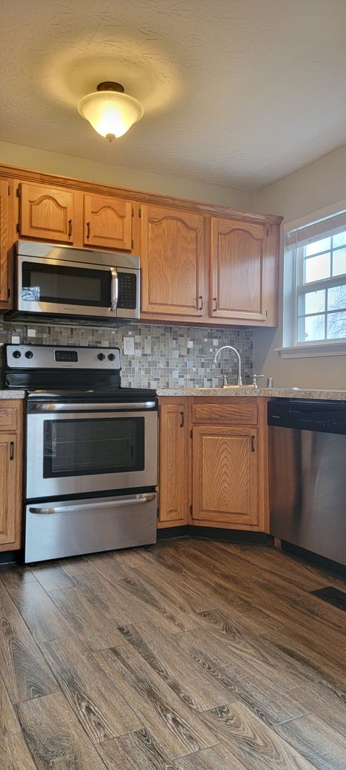 Say Hello to Your New Home! 3 Bedroom/2.5 Bath - Say Hello to Your New Home! 3 Bedroom/2.5 Bath