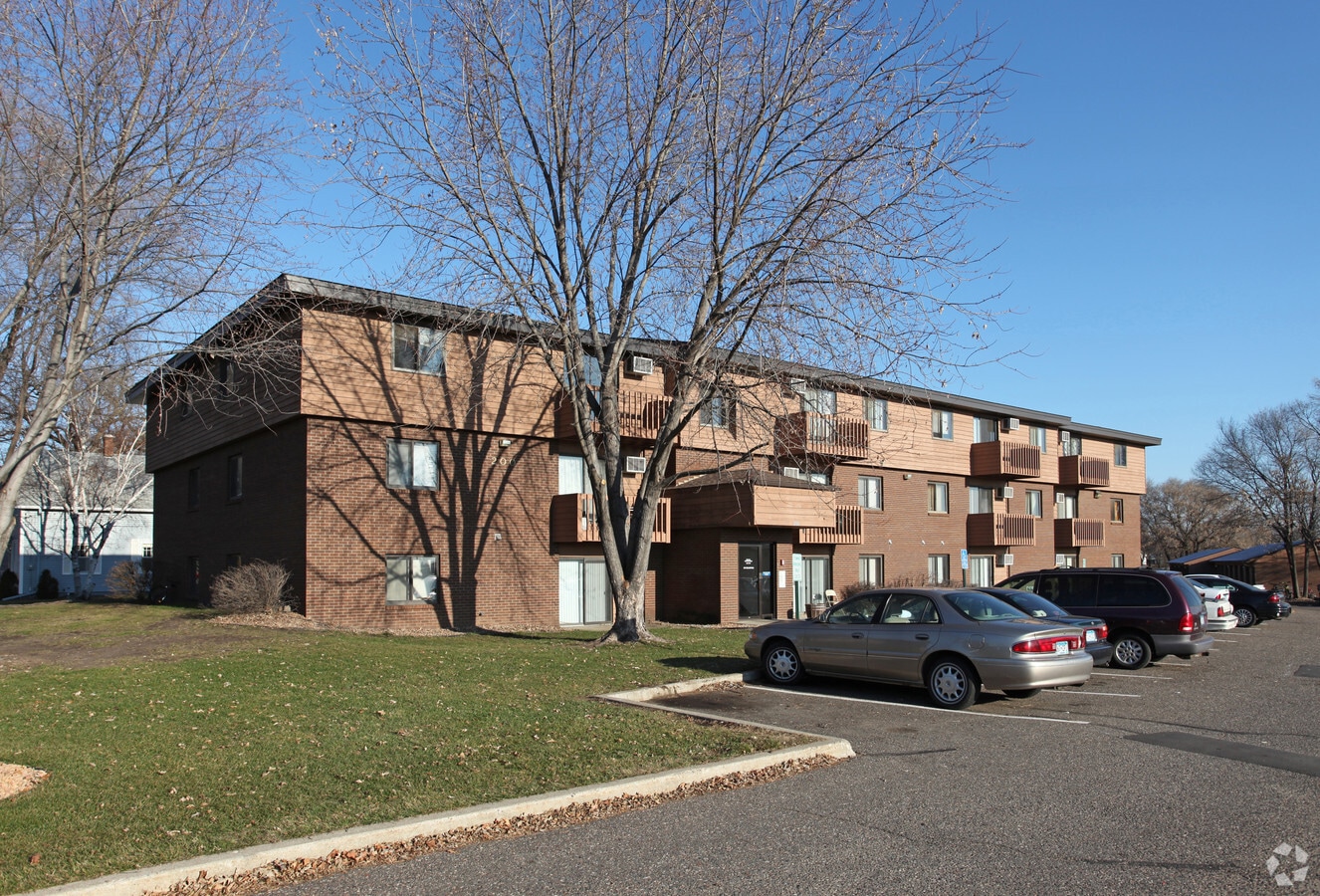 Broadwell Estates - Broadwell Estates Apartments