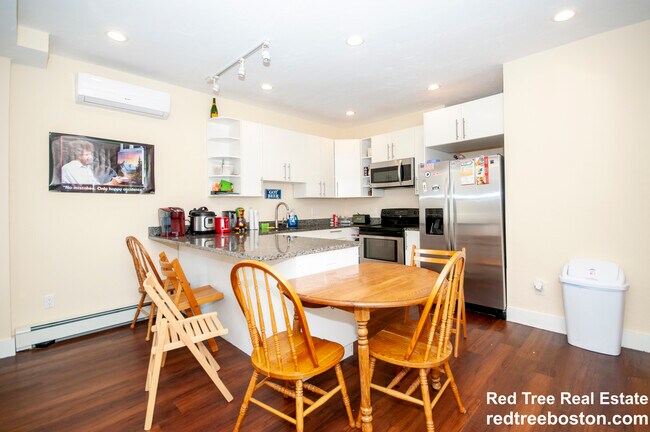 Photo - 13 Mackin St