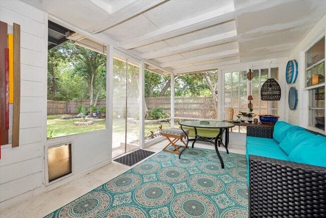 Screened Patio - 3914 Ella Blvd