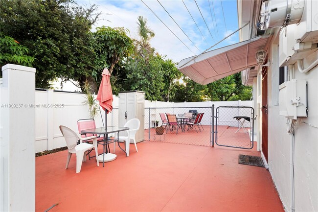 Photo - 4500 NW 5th St Unidad studio