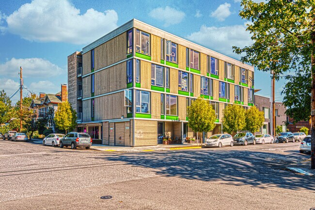 Building Exterior - 88 SE 24th Ave Unidad 203
