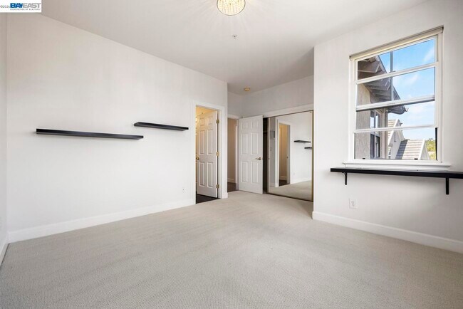 Photo - 3479 Gravina Pl