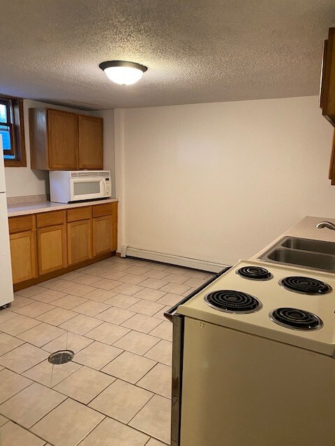 kit - 804 Cedar Dr Apartments Unit #C