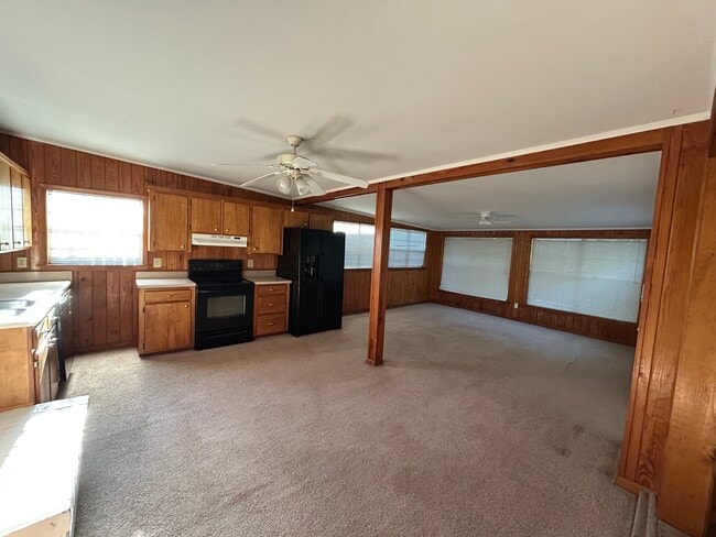 Photo - 409 E Barnard St