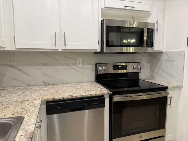 Photo - 14676 Canalview Dr Unidad A