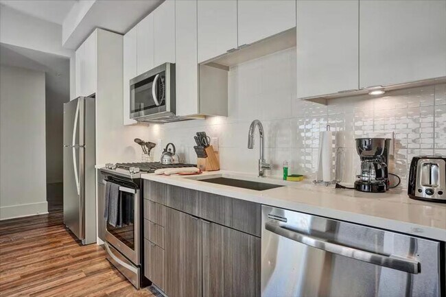 Photo - 3005 Peachtree Rd Unit ID1039870P