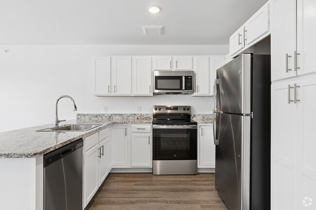 2BR, 2BA - 994SF - Kitchen