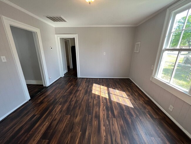 Photo - Remodeled 3 bedroom/ 2 bathroom home within minutes of downtown.