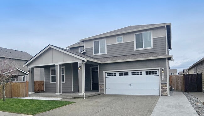 Building Photo - 640 Vickie Ln N