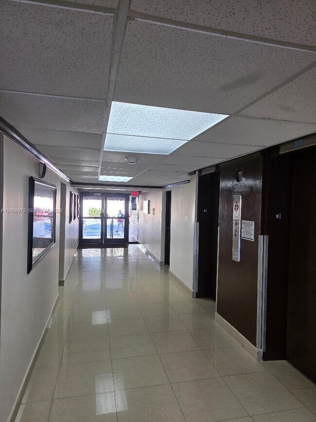 Photo - 2000 Atlantic Shores Blvd Unit 404