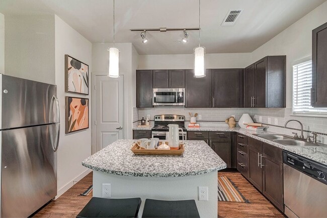 Building Photo - Cortland Walker Ranch Rental