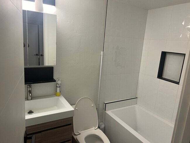 Photo - 233 E Center St