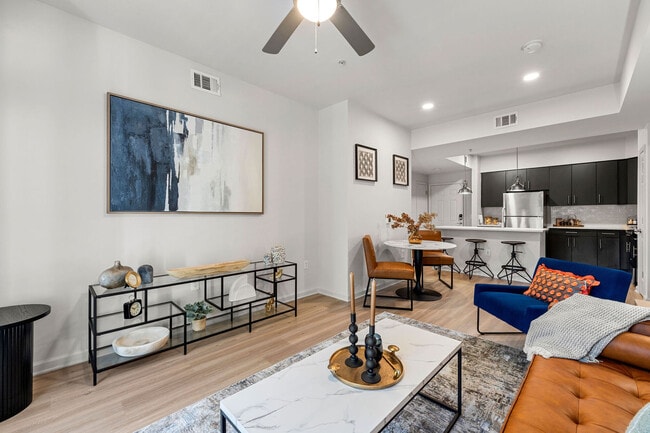 2BD, 2BA - 1046SF - Living Room