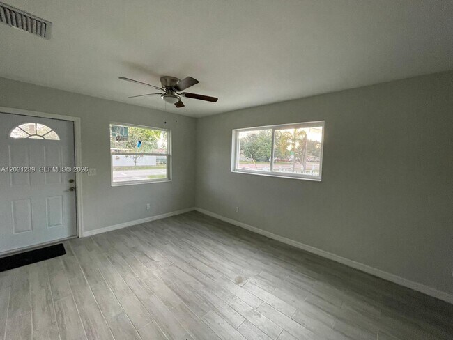 Photo - 3921 SW 31st Dr