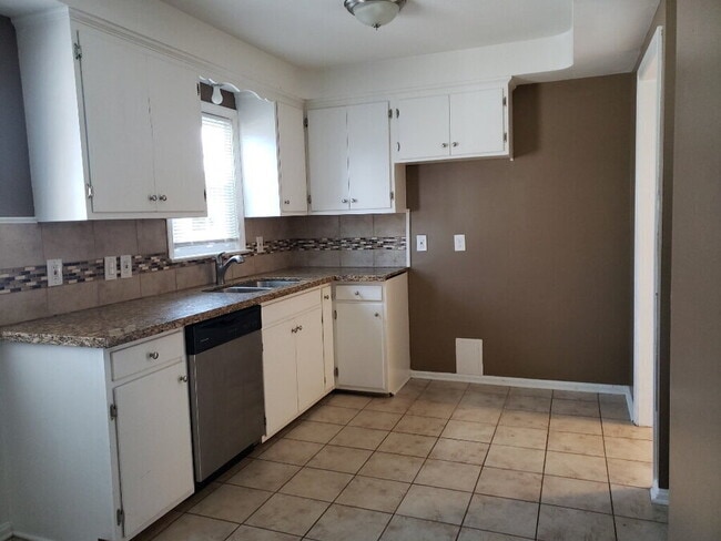 Photo - 18308 Edinboro Ave