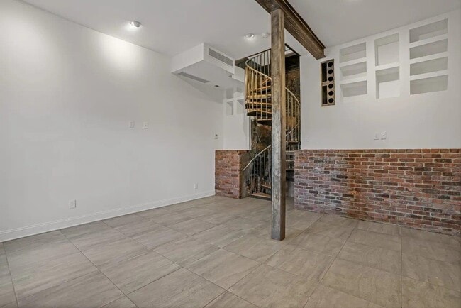 Photo - 9009 Riverside Pl Unit 1