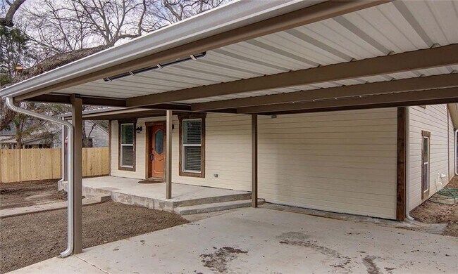 Photo - 311 Soward Ave