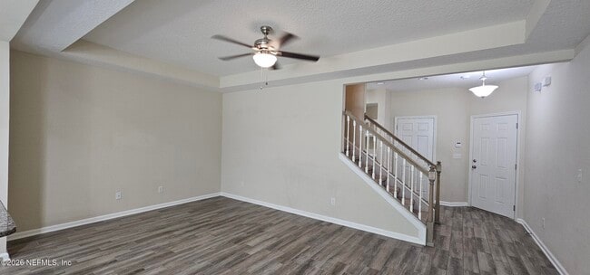 Photo - 221 Richmond Dr