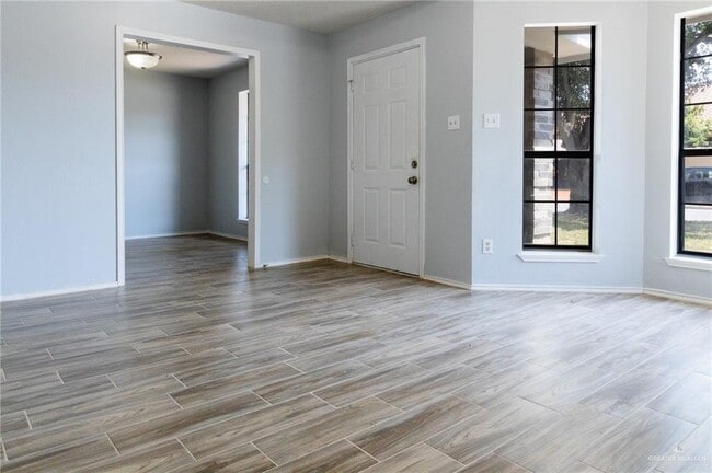 26 Coma St