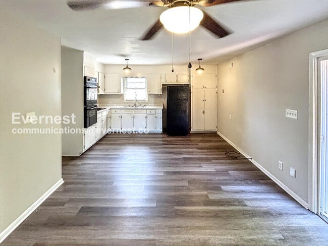 Photo - 1525 Matt Leonard Dr SW