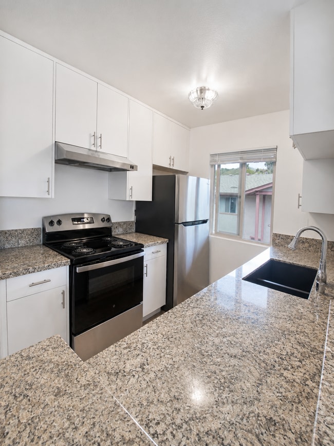Photo - 8290 Echo Dell Rd