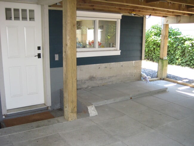 Photo - 2821 St. Georges Av Unité Garden Suite