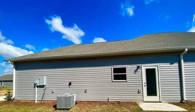 Photo - Home for Rent in Tuscaloosa, AL.... Coming Soon!!