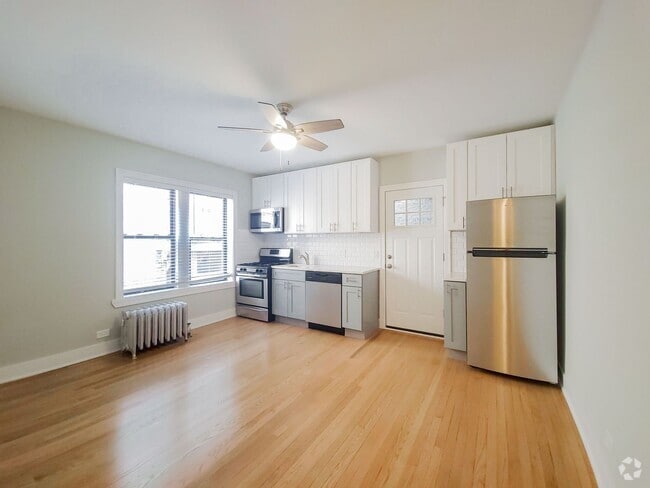 Building Photo - 1950 W Wilson Ave Unit 2R Rental