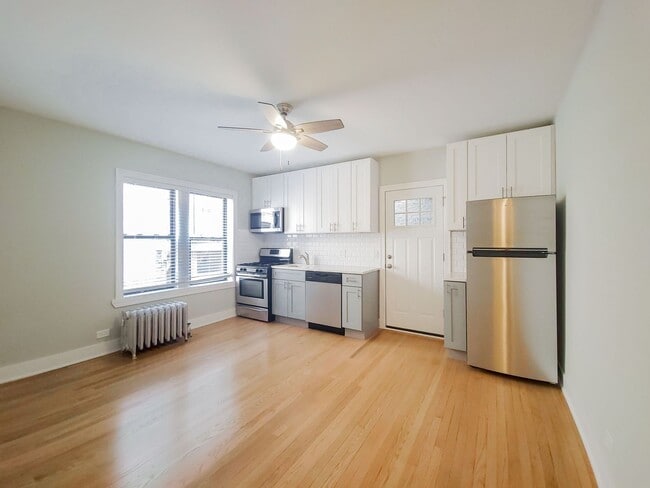 Photo - 1950 W Wilson Ave Apartment Unit 2R