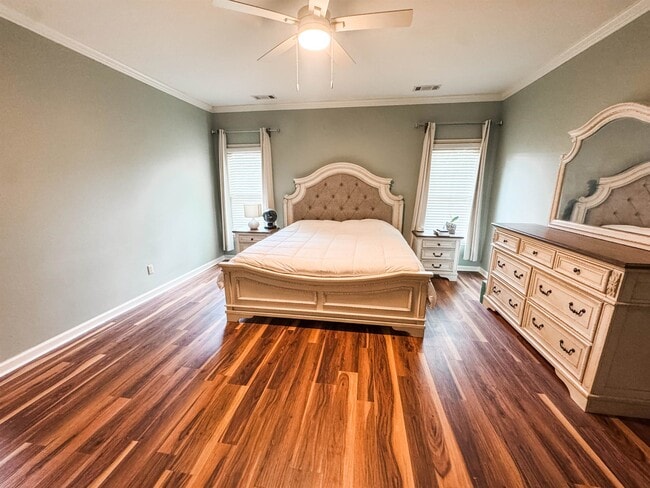 Photo - 850 Coleherne Rd