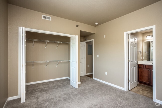 2BR, 2BA - 1,054 SF