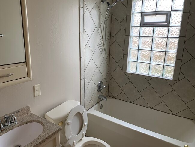 Photo - 2908 Durand Ave