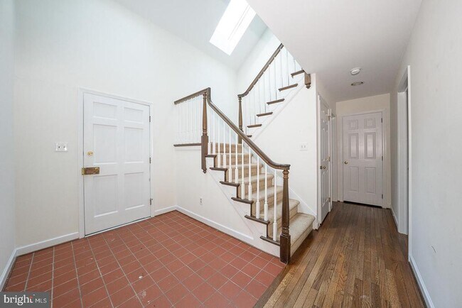 Photo - 205 Pennswood Rd