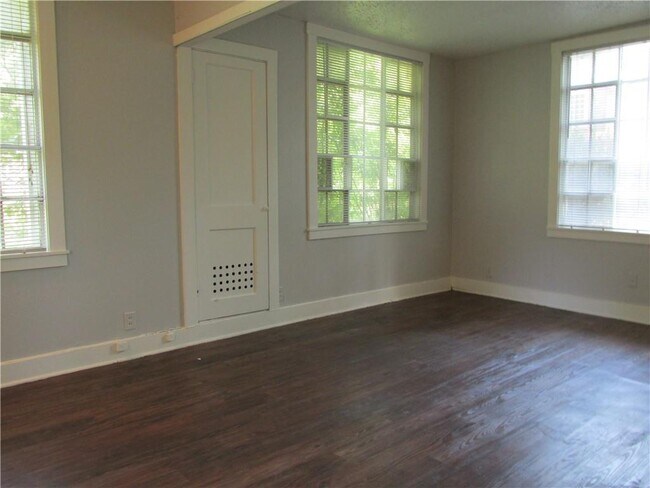 Photo - 916 Keith Ln