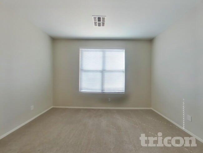 Photo - 42237 W Lunar St