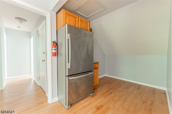 Photo - 18 Macfarlan Ave