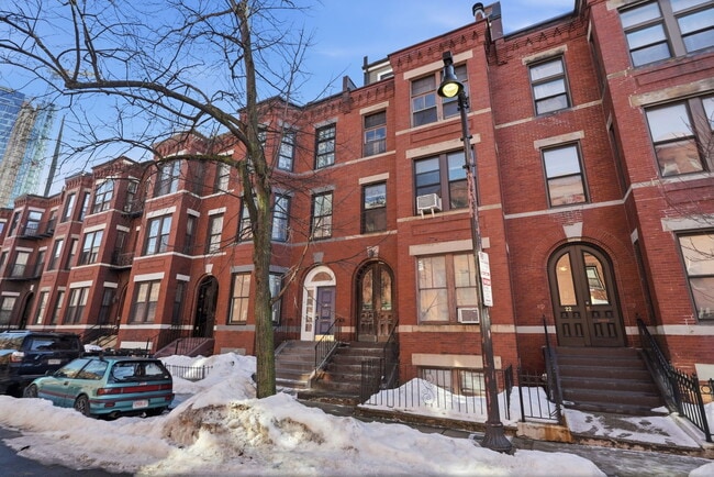 Building Photo - 20 Symphony Rd Unit 2