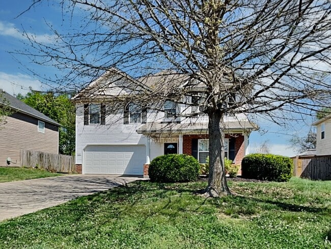 Building Photo - 1140 Seven Oaks Blvd