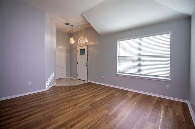 Photo - 1933 Joe Pool Dr