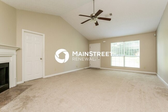 Photo - 3 Bedroom Pet-Friendly Home in College Park, GA with Main Street Renewal