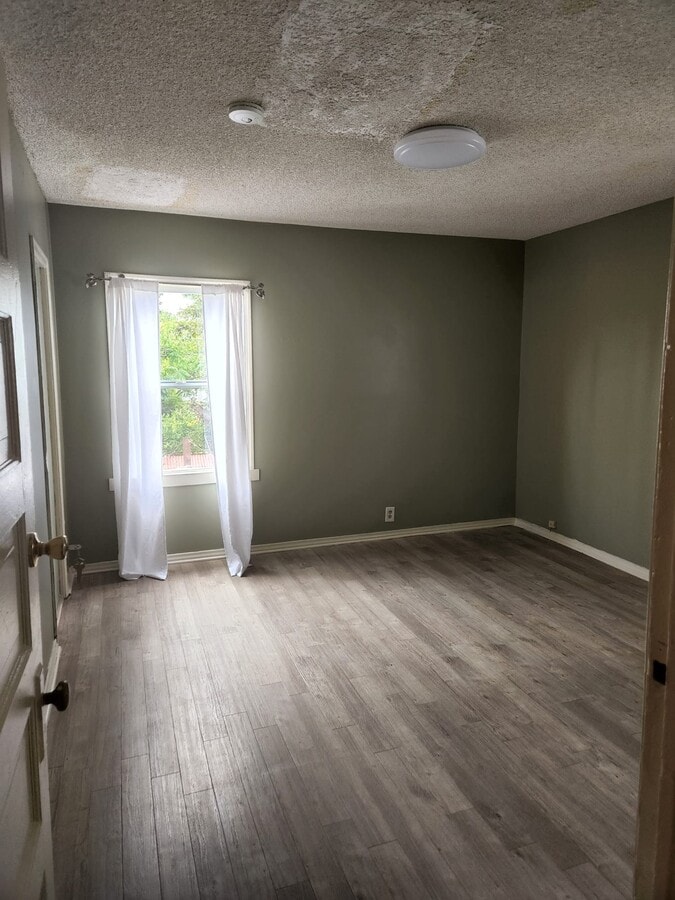 Photo - 1315 W 36th Pl