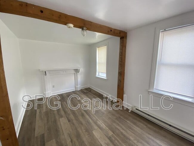 Photo - 819 Manor St