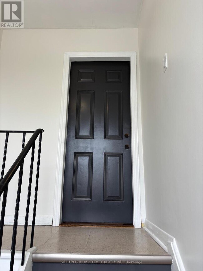 Photo - 85A Evans Ave.
