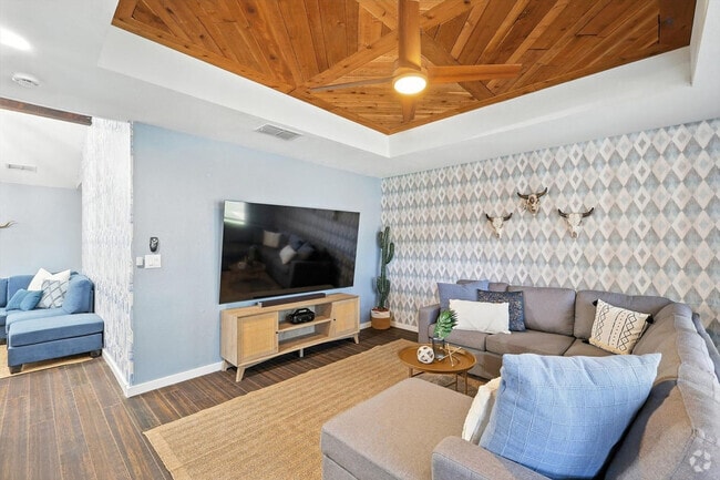 Building Photo - 749 Western Trail Rental