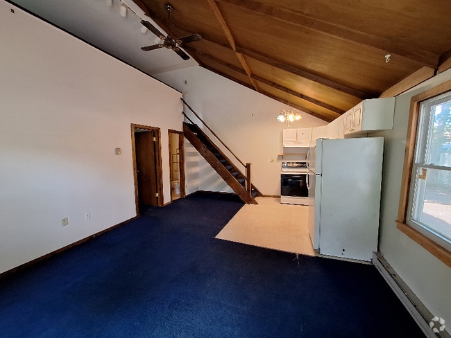 Building Photo - 1043 Columbia St Rental