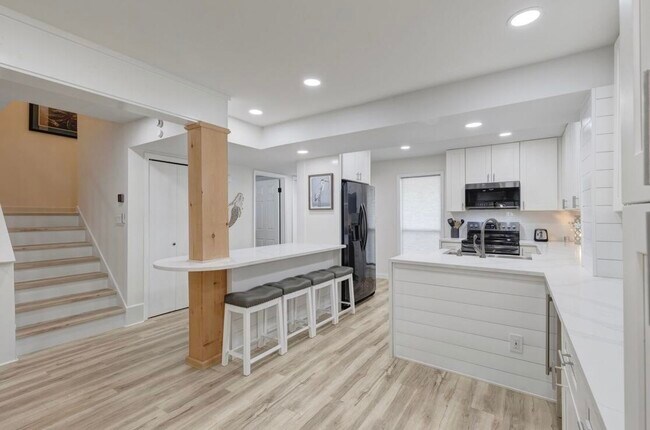 Photo - 735 Sandpiper Pl