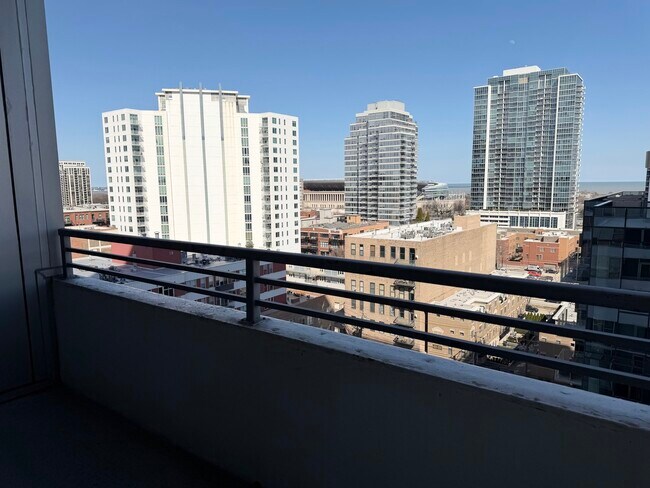 Photo - 1720 S Michigan Ave Unidad 1202