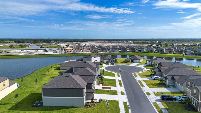 Photo - Lakeside Luxury in Parrish - 5 Bedroom BRA...
