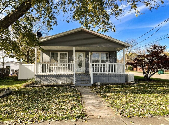 Building Photo - 402 S Illinois St